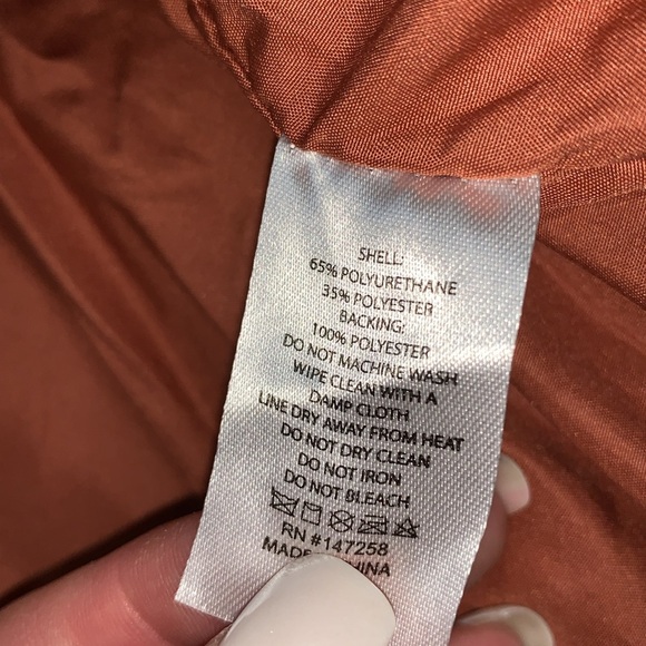 Simply Southern Tan Vegan Leather Puffer Vest NWT | XL | Adjustable Waist - Picture 8 of 8